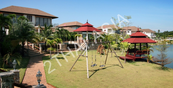 Phoenix Lakeside Pool Villas, Pattaya, Huai Yai - photo, price, location map